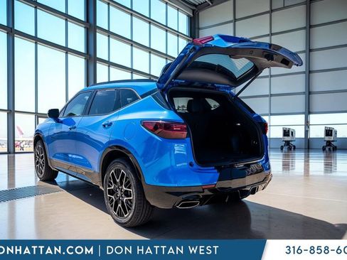 Used 2024 Chevrolet Blazer RS w/ Driver Confidence II Package FWD image 30