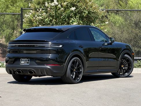 Certified 2024 Porsche Cayenne Turbo GT AWD/4WD image 7
