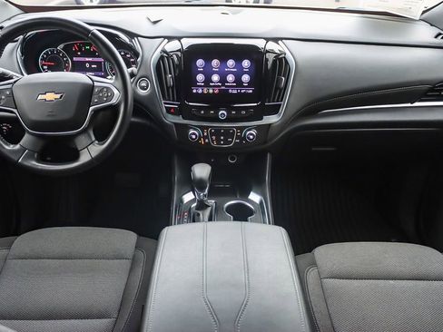 Used 2022 Chevrolet Traverse LT image 19