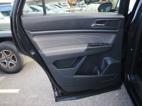 Used 2022 Volkswagen Atlas Cross Sport SEL image 22