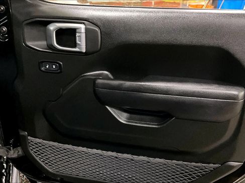 Used 2024 Jeep Wrangler Unlimited Rubicon image 20