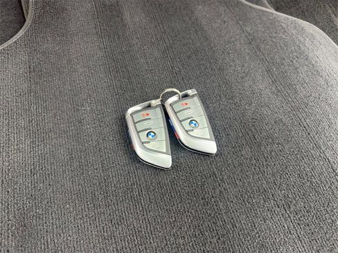 Used 2022 BMW X7 xDrive40i w/ M Sport Package image 89