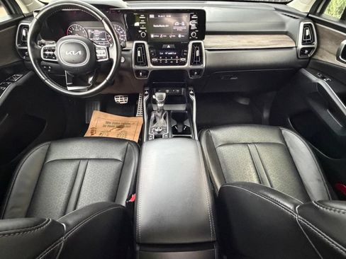 Used 2023 Kia Sorento EX AWD/4WD image 12