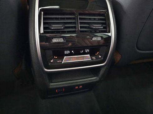Used 2021 BMW X7 xDrive40i w/ Premium Package AWD/4WD image 43
