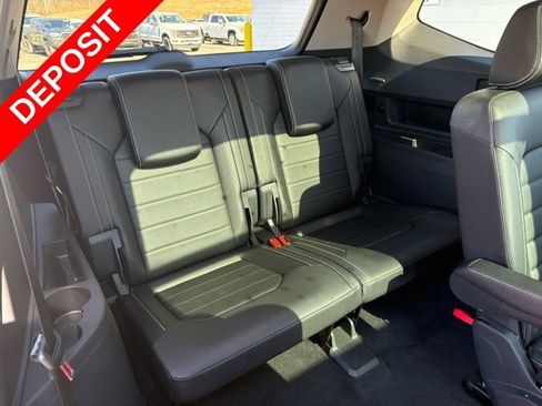 Used 2025 Volkswagen Atlas SEL image 35
