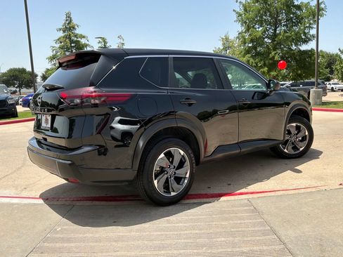 Used 2025 Nissan Rogue SV FWD image 6