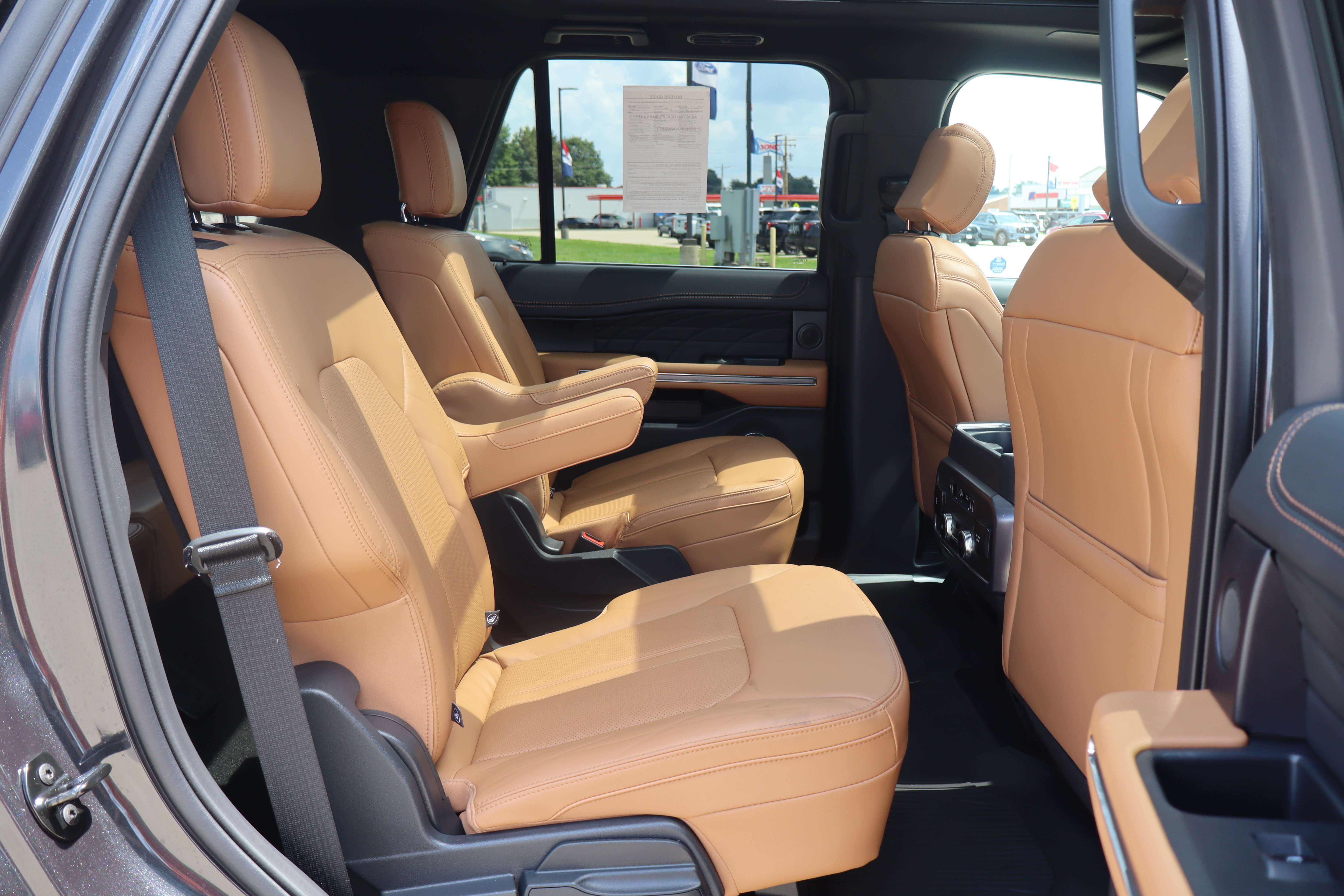 Used 2024 Ford Expedition Platinum AWD/4WD image 14