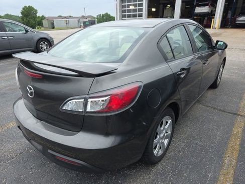 Used 2010 MAZDA MAZDA3 i Touring FWD image 4