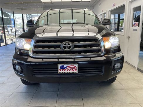 Used 2016 Toyota Sequoia SR5 w/ Premium Package AWD/4WD image 2