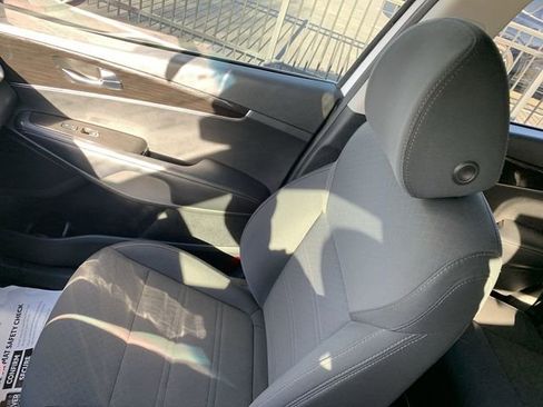 Used 2020 Kia Sorento LX image 27