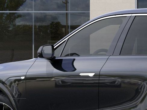 New 2026 Cadillac Lyriq Signature Luxury image 12