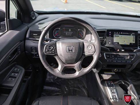 Used 2022 Honda Pilot TrailSport image 2