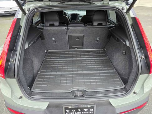 Certified 2022 Volvo XC40 P8 Recharge Ultimate image 24