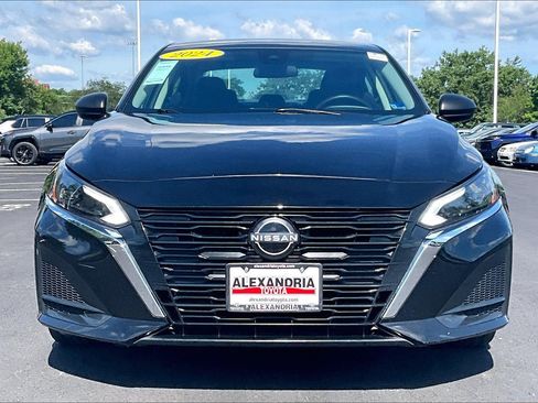 Used 2024 Nissan Altima 2.5 SV FWD image 3
