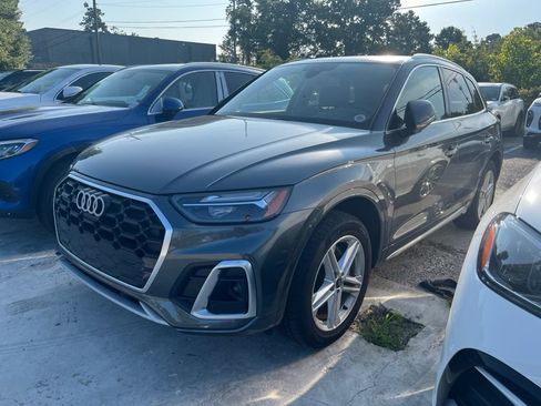 Used 2025 Audi Q5 e Premium Plus AWD/4WD image 1