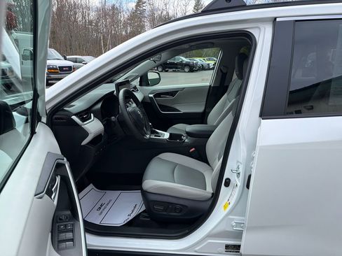 Used 2025 Toyota RAV4 XLE Premium w/ Weather Package AWD/4WD image 11