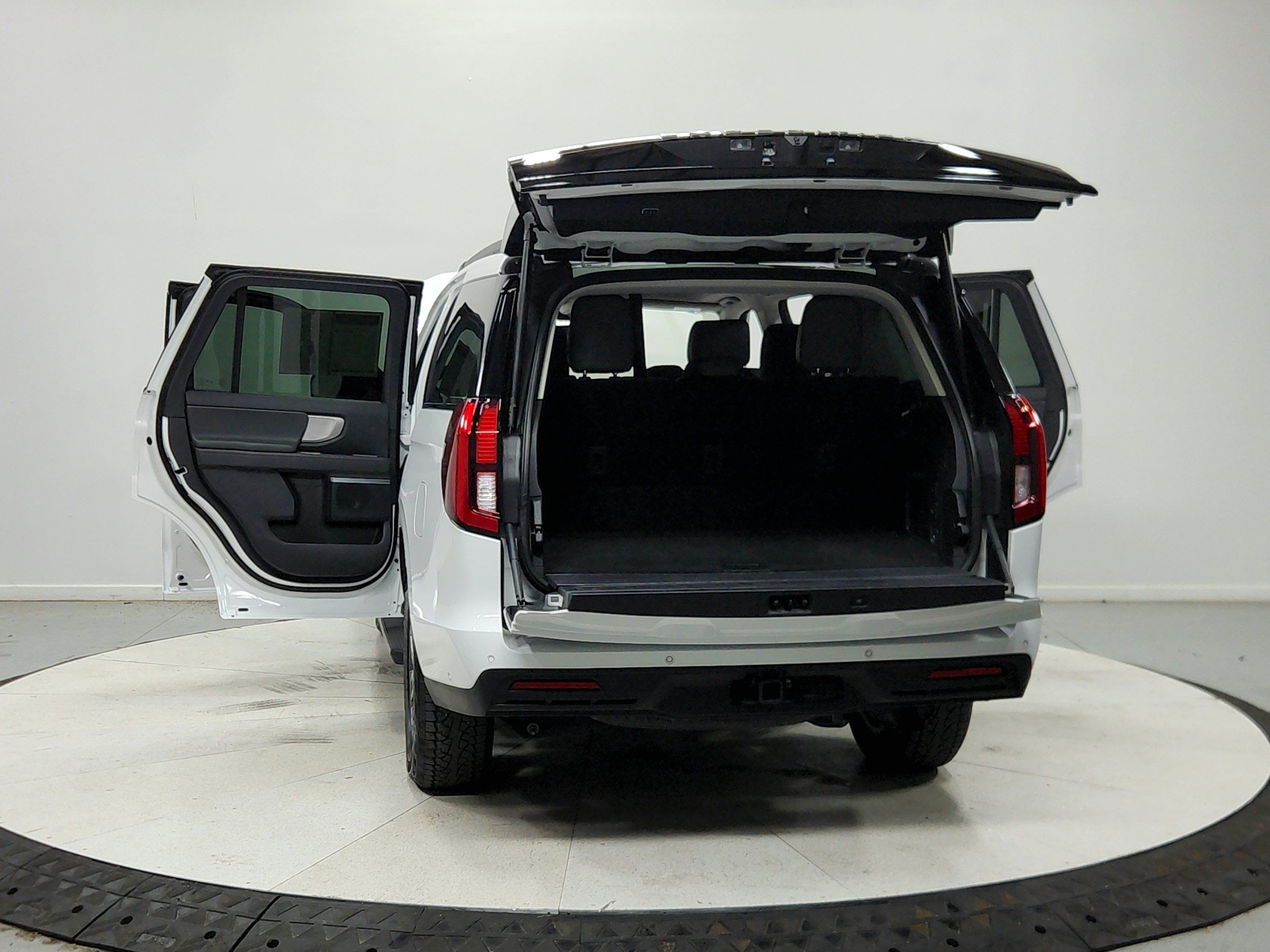 Used 2025 Ford Expedition Active AWD/4WD image 15