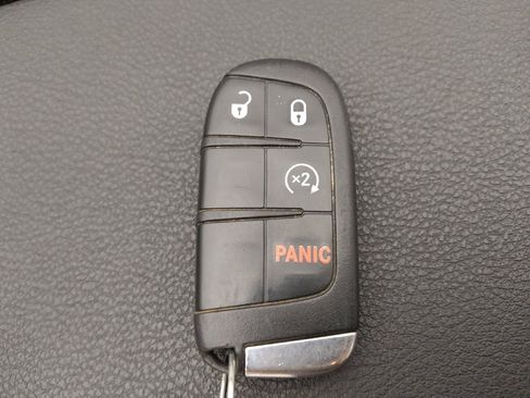 Used 2020 Jeep Renegade Latitude image 32