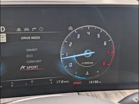 Used 2024 Kia Telluride SX FWD image 21