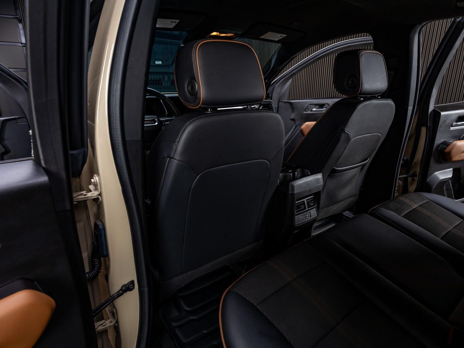 Used 2023 GMC Canyon AT4 w/ Technology Package AWD/4WD image 30