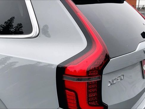 New 2026 Volvo XC90 B6 Ultra image 25