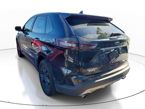 Used 2019 Ford Edge Titanium w/ Equipment Group 301A AWD/4WD image 4