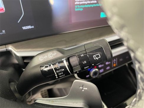 Certified 2024 Kia Sorento SX Prestige w/ Sage Leather Package image 11