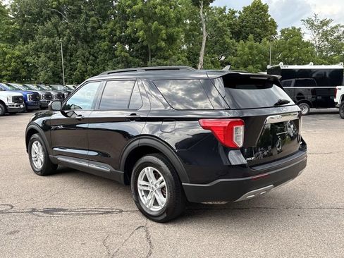 Used 2023 Ford Explorer XLT w/ Equipment Group 202A AWD/4WD image 5