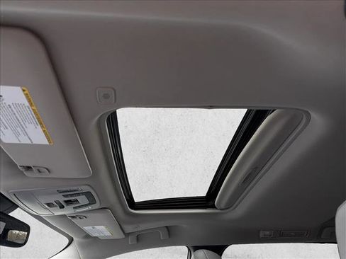 New 2026 Toyota Sienna XLE image 19