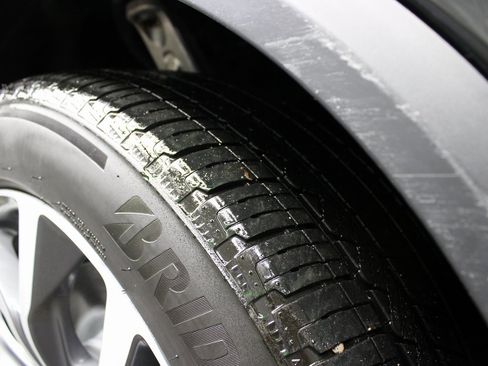 Used 2023 Acura MDX SH-AWD w/ Technology Package image 7