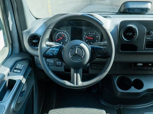 New 2026 Mercedes-Benz Sprinter 2500 image 17