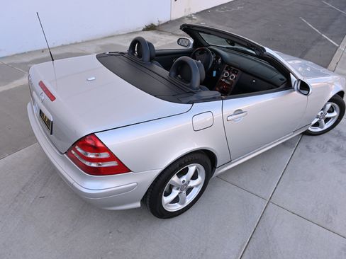 Used 2002 Mercedes-Benz SLK 320 image 17