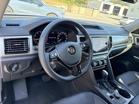 Used 2018 Volkswagen Atlas SEL Premium image 33