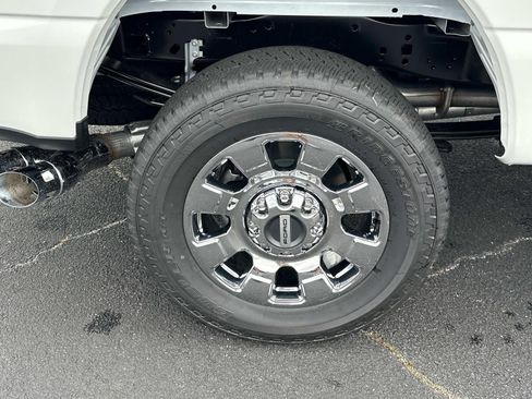 New 2025 Ford F250 Lariat w/ Chrome Package image 49