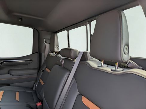 New 2025 GMC Sierra 1500 AT4 w/ Technology Package image 15