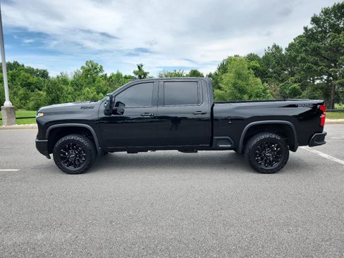 Used 2025 Chevrolet Silverado 2500 LTZ w/ Trail Boss Package AWD/4WD image 2