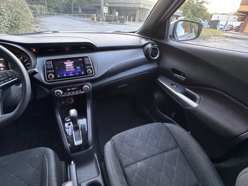 Used 2020 Nissan Kicks SV w/ Exterior Package image 22