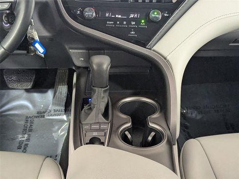 Certified 2022 Toyota Camry SE image 36