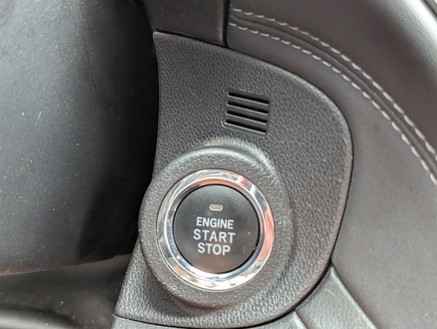 Used 2025 Subaru Outback Premium AWD/4WD image 19