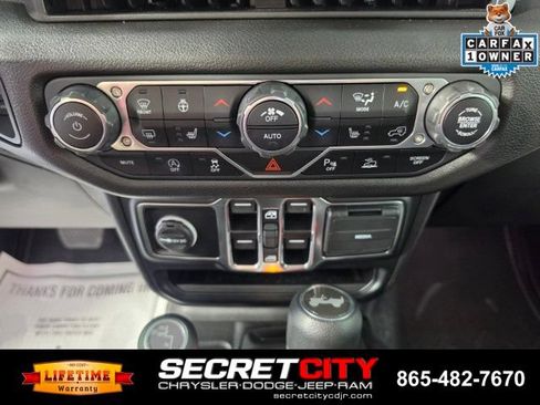 Used 2024 Jeep Wrangler Unlimited Sport AWD/4WD image 24