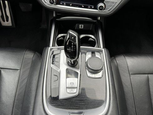 Used 2017 BMW 740i image 20
