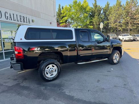 Used 2011 Chevrolet Silverado 2500 LT w/ Interior Plus Package AWD/4WD image 10