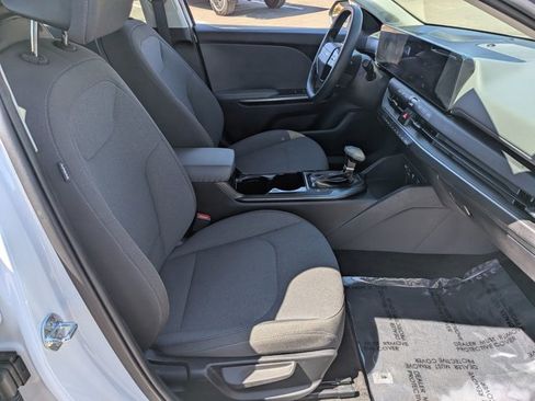 Used 2025 Kia K4 LXS image 19
