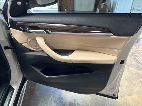 Used 2017 BMW X1 xDrive28i AWD/4WD image 24