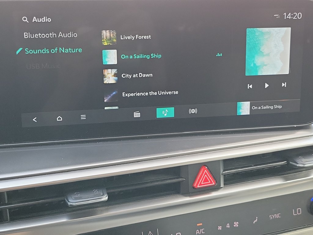 Used 2024 Kia Sorento S w/ Panoramic Sunroof Package FWD image 23