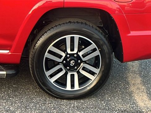 Used 2022 Toyota 4Runner Limited image 9