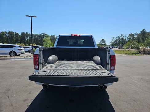 Used 2017 RAM 1500 Express AWD/4WD image 16