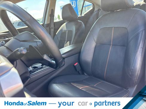 Used 2024 Nissan Altima 2.5 SR FWD image 11