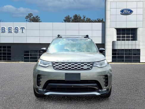 Used 2024 Land Rover Discovery Metropolitan Edition AWD/4WD image 11