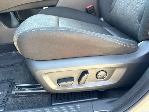Used 2024 Nissan Rogue SV AWD/4WD image 21